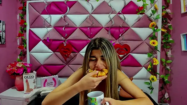 NahomiConnor  online show from March 13, 2025, 1:50 pm