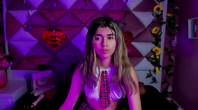 NahomiConnor  online show from March 17, 2025, 7:58 pm