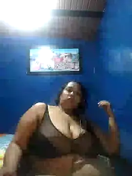 Snapshot of love_evelin chatting on January 20, 2025, 8:39 pm love evelin online show from January 20, 2025, 8:39 pm