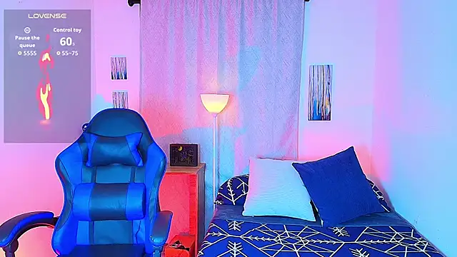 Snapshot of aron_wi chatting on November 12, 2025, 9:35 am aron wi online show from November 12, 2025, 9:35 am