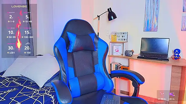 Snapshot of aron_wi chatting on December 16, 2025, 11:03 am aron wi online show from December 16, 2025, 11:03 am