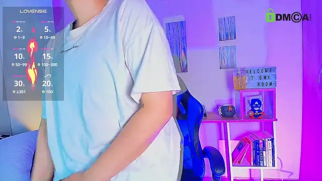 Snapshot of aron_wi chatting on December 18, 2025, 10:30 am aron wi online show from December 18, 2025, 10:30 am