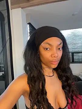 butterflybootyy online show from March 15, 2026, 2:02 pm