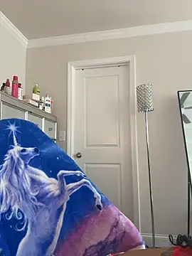 butterflybootyy online show from April 7, 2026, 2:52 pm