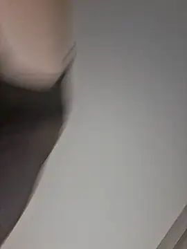 Exiaakatsuki online show from November 3, 2025, 4:17 am