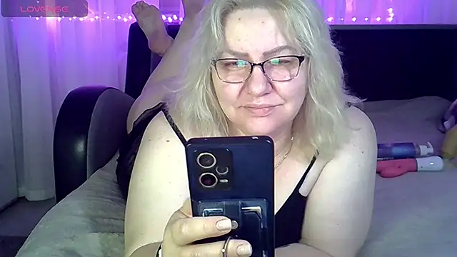 AngelinaGlam online show from November 6, 2025, 7:51 pm