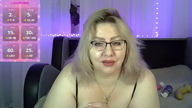 AngelinaGlam online show from September 28, 2025, 6:04 pm