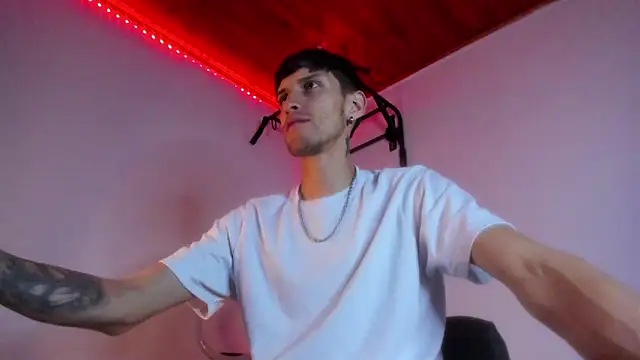 Snapshot of ImVen980 chatting on February 11, 2025, 1:31 am ImVen980 online show from February 11, 2025, 1:31 am