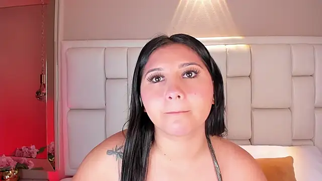 Snapshot of AvyMilton chatting on March 3, 2026, 11:39 am AvyMilton online show from March 3, 2026, 11:39 am