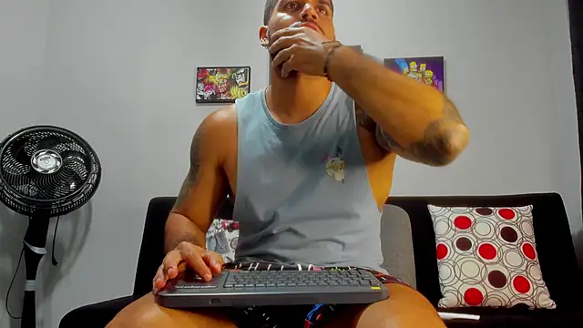 Snapshot of SamirHazard97 chatting on February 20, 2025, 2:40 am SamirHazard97 online show from February 20, 2025, 2:40 am