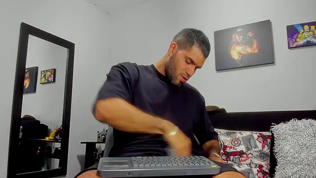 Snapshot of SamirHazard97 chatting on September 9, 2025, 8:51 pm SamirHazard97 online show from September 9, 2025, 8:51 pm