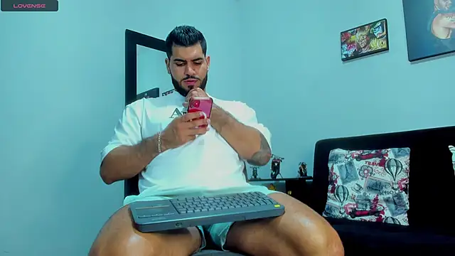 Snapshot of SamirHazard97 chatting on March 12, 2025, 2:41 am SamirHazard97 online show from March 12, 2025, 2:41 am