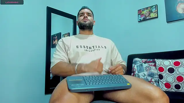 Snapshot of SamirHazard97 chatting on March 15, 2025, 4:24 am SamirHazard97 online show from March 15, 2025, 4:24 am