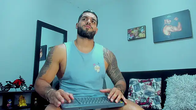 Snapshot of SamirHazard97 chatting on February 19, 2025, 7:26 pm SamirHazard97 online show from February 19, 2025, 7:26 pm