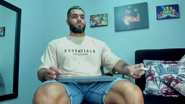 Snapshot of SamirHazard97 chatting on October 17, 2025, 8:10 pm SamirHazard97 online show from October 17, 2025, 8:10 pm