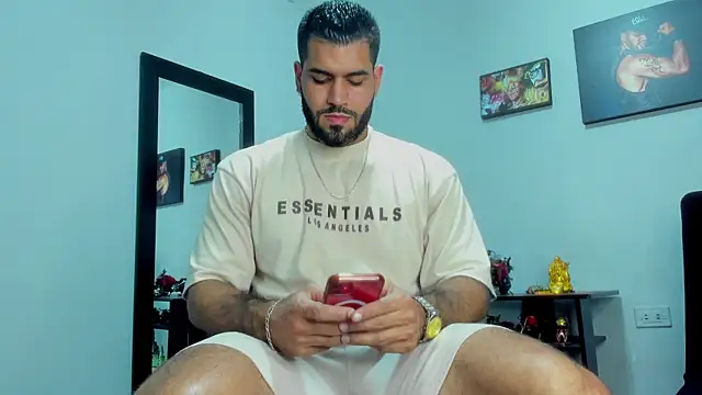 Snapshot of SamirHazard97 chatting on November 6, 2025, 8:24 pm SamirHazard97 online show from November 6, 2025, 8:24 pm