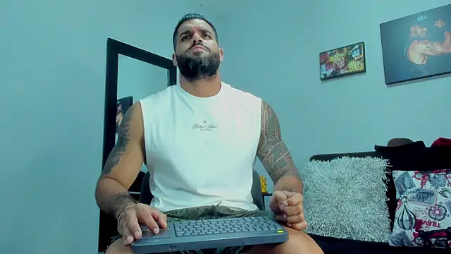 Snapshot of SamirHazard97 chatting on September 23, 2025, 8:38 pm SamirHazard97 online show from September 23, 2025, 8:38 pm