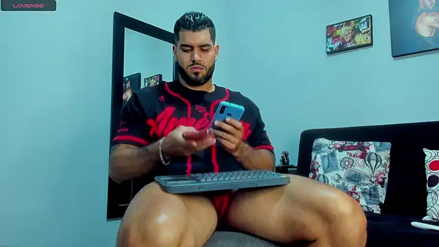 Snapshot of SamirHazard97 chatting on March 15, 2025, 11:39 pm SamirHazard97 online show from March 15, 2025, 11:39 pm