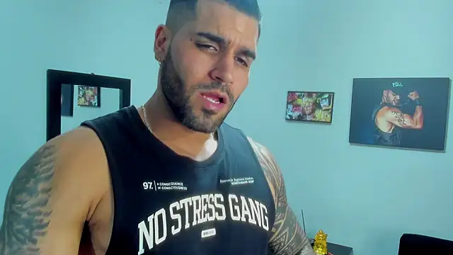 Snapshot of SamirHazard97 chatting on November 18, 2025, 8:56 pm SamirHazard97 online show from November 18, 2025, 8:56 pm