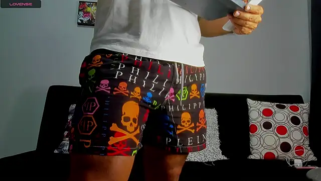 Snapshot of SamirHazard97 chatting on March 1, 2025, 1:43 am SamirHazard97 online show from March 1, 2025, 1:43 am