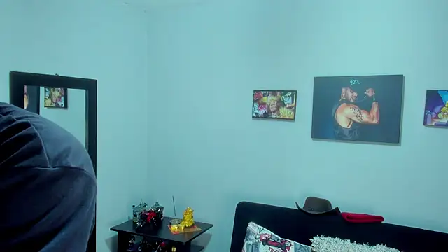 Snapshot of SamirHazard97 chatting on September 20, 2025, 9:42 pm SamirHazard97 online show from September 20, 2025, 9:42 pm