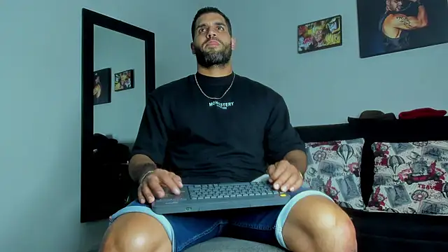 Snapshot of SamirHazard97 chatting on September 17, 2025, 9:17 pm SamirHazard97 online show from September 17, 2025, 9:17 pm