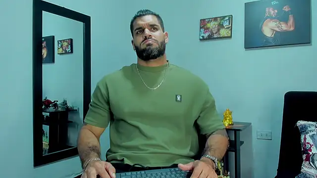 Snapshot of SamirHazard97 chatting on November 5, 2025, 7:39 pm SamirHazard97 online show from November 5, 2025, 7:39 pm