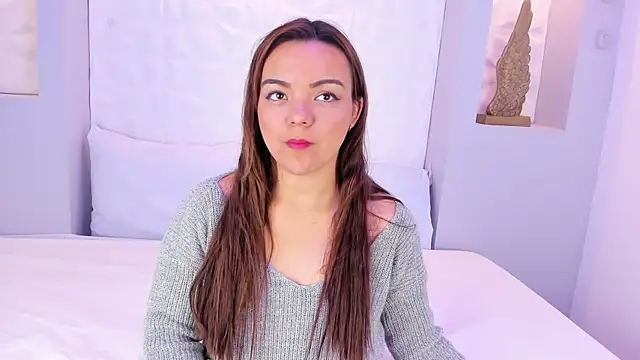 Snapshot of EmilyRouss_ chatting on November 24, 2025, 7:14 pm EmilyRouss online show from November 24, 2025, 7:14 pm