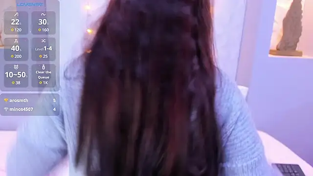 Snapshot of EmilyRouss_ chatting on March 18, 2025, 10:15 pm EmilyRouss online show from March 18, 2025, 10:15 pm