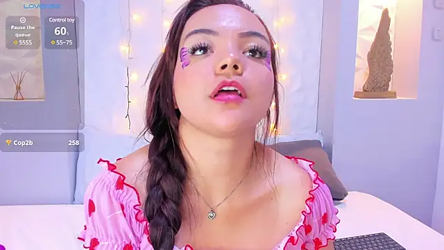 Snapshot of EmilyRouss_ chatting on March 14, 2025, 10:16 pm EmilyRouss online show from March 14, 2025, 10:16 pm