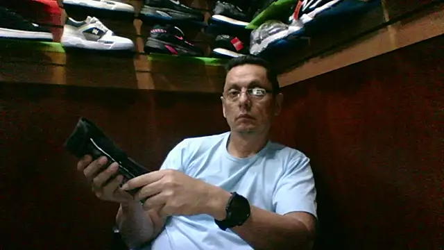 MarcusKelvin online show from October 22, 2025, 3:33 pm