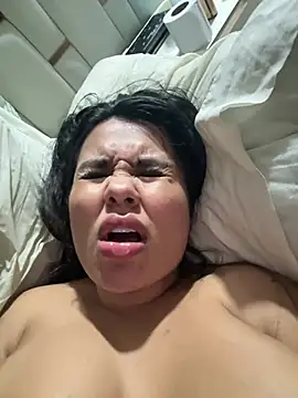 Snapshot of valeria2019hot chatting on February 18, 2025, 4:15 am valeria2019hot online show from February 18, 2025, 4:15 am