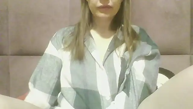 Snapshot of Sladkiegubki chatting on February 26, 2025, 3:14 am Sladkiegubki online show from February 26, 2025, 3:14 am