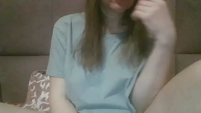 Snapshot of Sladkiegubki chatting on March 17, 2025, 11:57 pm Sladkiegubki online show from March 17, 2025, 11:57 pm