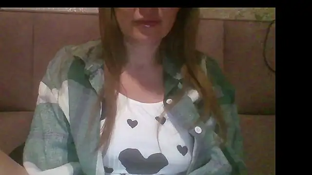 Snapshot of Sladkiegubki chatting on September 24, 2025, 11:32 pm Sladkiegubki online show from September 24, 2025, 11:32 pm