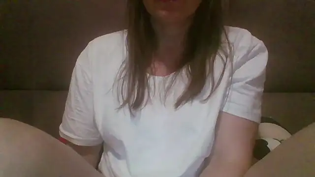 Snapshot of Sladkiegubki chatting on February 19, 2025, 9:14 pm Sladkiegubki online show from February 19, 2025, 9:14 pm