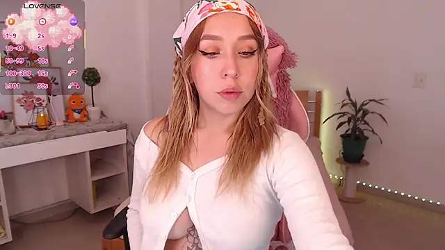 Snapshot of Dahlia__espresso chatting on November 25, 2025, 6:41 pm Dahlia espresso online show from November 25, 2025, 6:41 pm