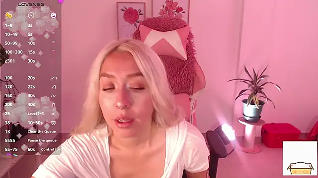 Snapshot of Dahlia__espresso chatting on February 12, 2025, 6:30 pm Dahlia espresso online show from February 12, 2025, 6:30 pm