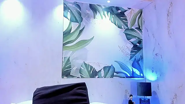 MelaniieRoux online show from April 16, 2026, 9:39 pm