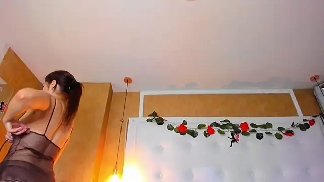  evamilf  online show from April 8, 2026, 12:06 pm