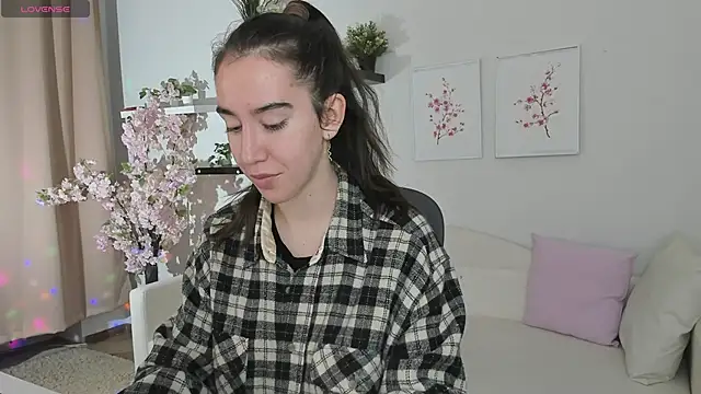 Belle Via online show from April 14, 2026, 2:44 pm