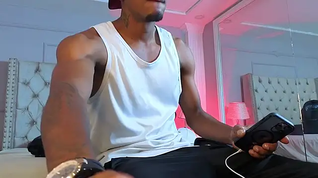 Snapshot of AaronCruz_ chatting on May 9, 2026, 7:50 pm AaronCruz online show from May 9, 2026, 7:50 pm