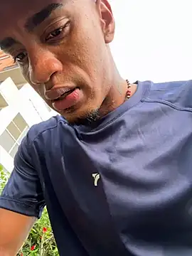 Snapshot of AaronCruz_ chatting on February 23, 2025, 12:48 pm AaronCruz online show from February 23, 2025, 12:48 pm