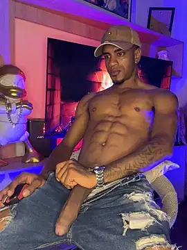 AaronCruz  online show from October 28, 2025, 5:29 am