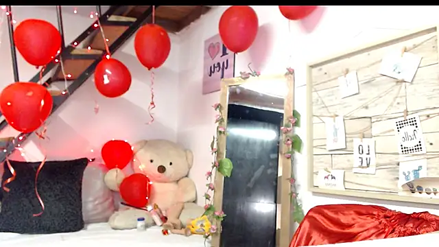 Snapshot of luna_sky83 chatting on September 28, 2025, 6:20 am luna sky83 online show from September 28, 2025, 6:20 am