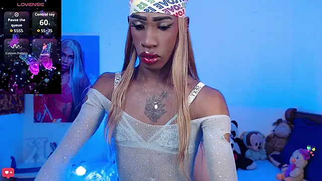 Snapshot of Kendall_Gil chatting on October 21, 2025, 9:25 pm Kendall Gil online show from October 21, 2025, 9:25 pm