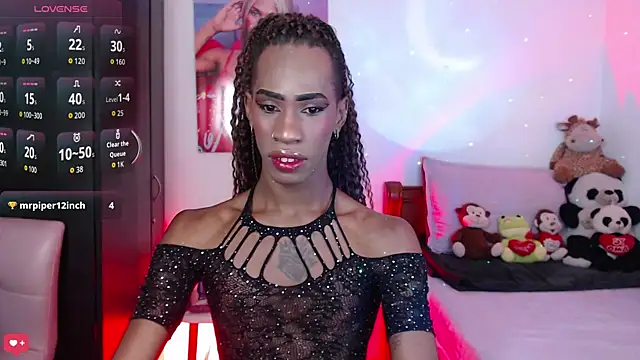 Snapshot of Kendall_Gil chatting on December 16, 2025, 10:03 pm Kendall Gil online show from December 16, 2025, 10:03 pm