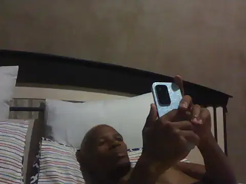 Snapshot of Auratha chatting on February 15, 2026, 9:25 pm Auratha online show from February 15, 2026, 9:25 pm