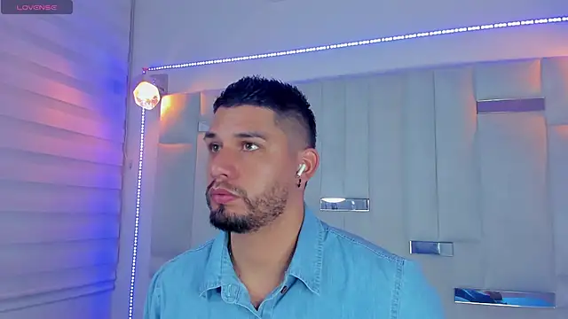 Jacoob19  online show from February 21, 2025, 3:32 pm