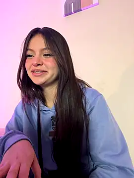 Snapshot of LucyEvans_ chatting on November 11, 2025, 4:29 am LucyEvans online show from November 11, 2025, 4:29 am